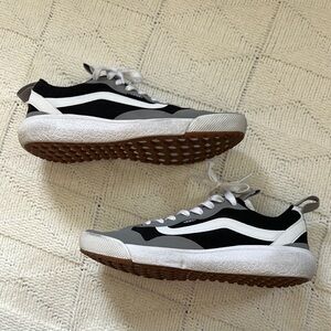 Vans Gray and Black Ultrarange